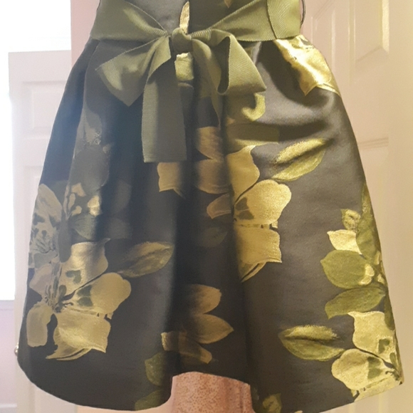 Il Gufo Short Sleeve Floral Dress w/ Sash 6A - Picture 6 of 6